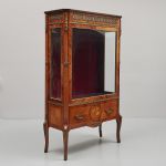 1088 2047 DISPLAY CABINET